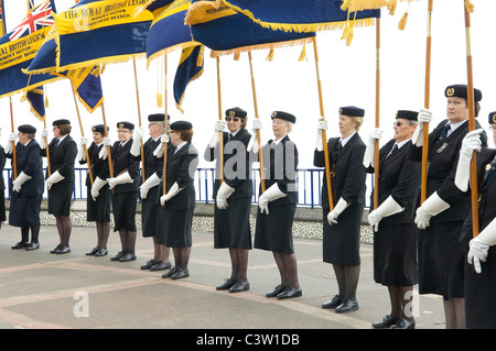 Royal British Legion Abschnitt Frauenkonferenz statt in Eastbourne, East Sussex. Die Trommel Kopf Zeremonie und vergangenen März Stockfoto