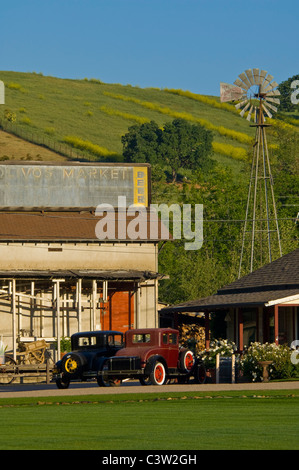 Vintage Oldtimer parkte vor Los Olivos Markt, Los Olivos, Kalifornien Stockfoto