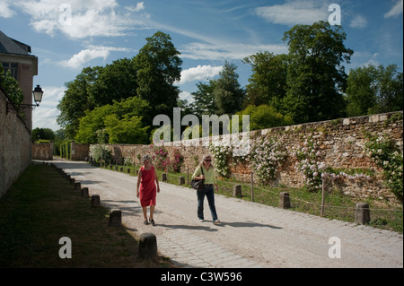 Versailles, Frankreich, Urban Park Scenes, „Parc Balbi“, Two Women Walking, Gärten von Versailles Stockfoto