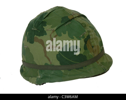 US Armee M1 combat Helm aus dem Vietnamkrieg. Stockfoto