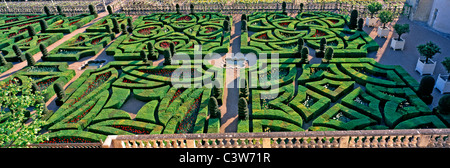 Panorama-Bild der klassischen Gärten von Villandry im Loire-Tal Stockfoto