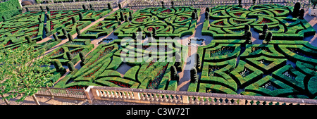 Panorama-Bild der klassischen Gärten von Villandry im Loire-Tal Stockfoto