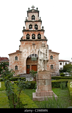 Don Pelayo erster König von Spanien Iglesia De La Asunción Cangas de Onis Asturien Picos de Europa Stockfoto