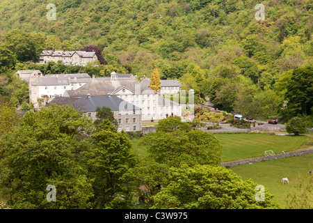 Cressbrook Mill Monsal Trail, Teil einer stillgelegten Eisenbahnstrecke zwischen Bakewell und Buxton in Derbyshire. Stockfoto