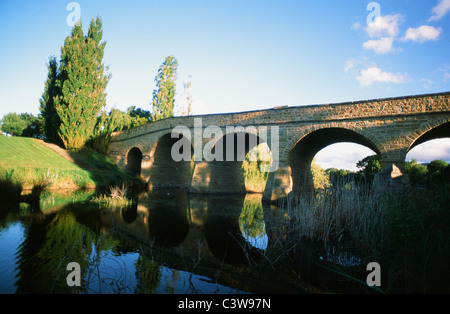 RIchmond Bridge (1823), Richmond, Tasmanien, ist die Insel älteste Brücke und wurde von convincts aus Sand Stein gebaut, Australien Stockfoto