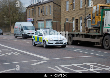 Polizei Auto Richtung Huddersfield (in Lockwood). Stockfoto