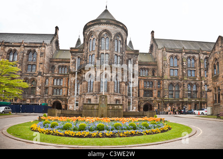 Nord-Fassade des Gilbert Scott Gebäude (1886), das Hauptgebäude der Universität von Glasgow, in der Hillhead Gegend der Stadt. Stockfoto