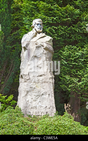 Statue, Thomas Carlyle, Essayist, Historiker und Moralist, Autor der "Französischen Revolution"; Kelvingrove Park, Glasgow, UK Stockfoto