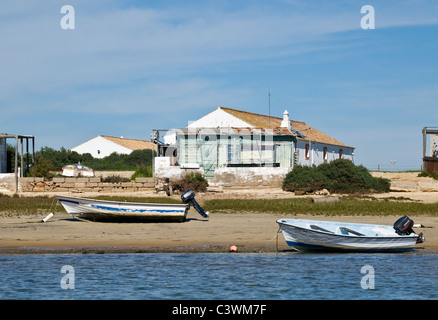 Fischerhäuser an der Ria Formosa Faro, Algarve, Portugal Stockfoto