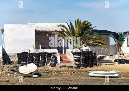 Fischerhäuser an der Ria Formosa Natur Park Faro, Algarve, Portugal Stockfoto