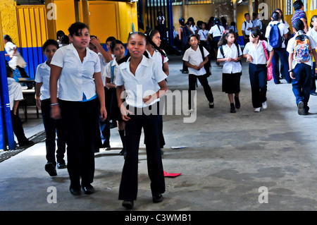 Schülerinnen und Schüler La Carpio San José in costarica Stockfoto