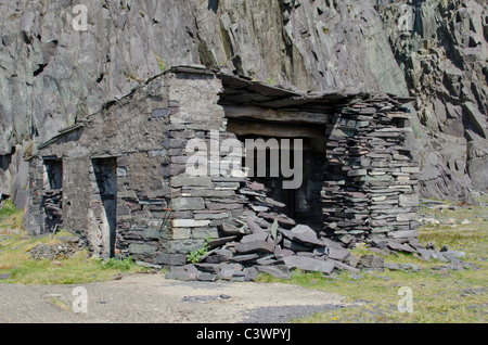 Des Arbeiters Hütte im Dinorwig Schiefer ruiniert mir, Snowdonia, North Wales, UK Stockfoto