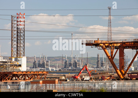 Eine alte Öl Rigg und Aufbocken Lastkahn abgebaut an in der Lage Großbritanniens Schiff Demontage einer Anlage bei Seal Sands auf Teeside, UK. Stockfoto