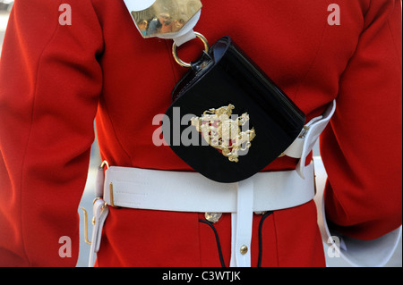 Detail die Patronentasche, getragen von einem Royal Horseguards Trooper auf königlichen Pflichten in London. Stockfoto