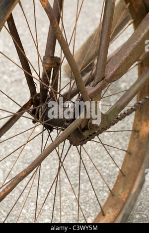 Rusty Bicycle Wheel Nähe erschossen Stockfoto