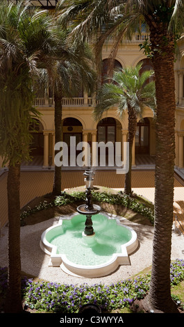 Innenhof mit Brunnen in der Casa Rosada, Plaza De Mayo, Buenos Aires, Argentinien, Südamerika. Stockfoto