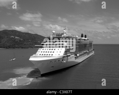 Celebrity Solstice Kreuzfahrtschiff in Tortola Westindien Stockfoto