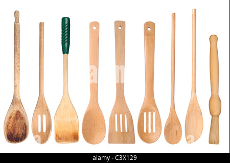 Eine Sammlung von hölzernen Küchenutensilien isoliert auf weiss Stockfoto