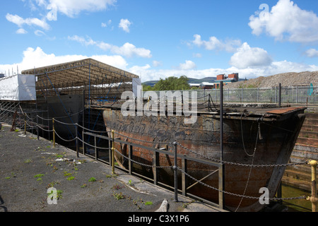 Wiederherstellung der ss nomadic Ausschreibung auf der olympic und titanic in Hamilton Graving Dock mit dem ursprünglichen Caisson-Tor Stockfoto