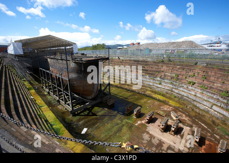 Wiederherstellung der ss nomadic Ausschreibung auf der olympic und titanic in Hamilton Graving Dock mit dem ursprünglichen Caisson-Tor Stockfoto