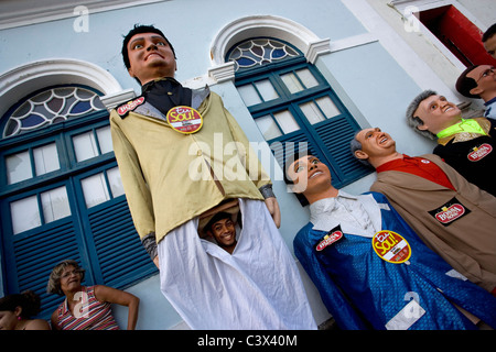 Brasilien, Olinda, Riesen Papiermaché Puppen verwendet im Karneval genannt Bonecos Gigantes de Olinda. Stockfoto