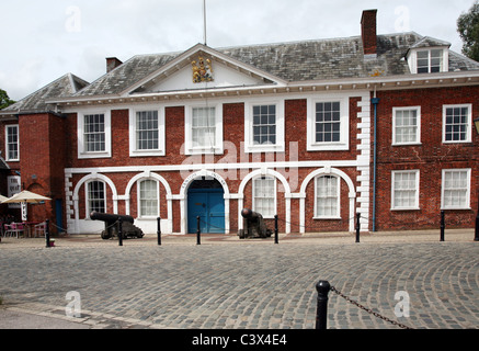 Das alte Zollhaus auf Exeter historischen Kai jetzt eine beliebte Touristenattraktion Stockfoto