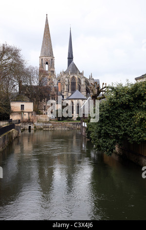 Malerische Szenerie in der alten Stadt Vendôme zeigen die Abbaye De La Trinite. Stockfoto