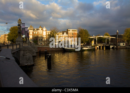 Fluss Amstel und Umgebung in Amsterdam Stockfoto