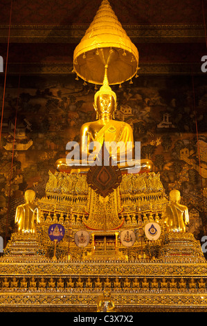 Tempel Wat Pho, Bangkok - erhabenen Buddha 3 sitzen Stockfoto