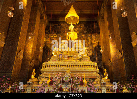 Tempel Wat Pho, Bangkok - Sublime Sitzender Buddha Stockfoto