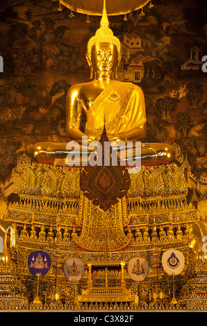 Tempel Wat Pho, Bangkok - erhabenen Buddha 5 sitzen Stockfoto