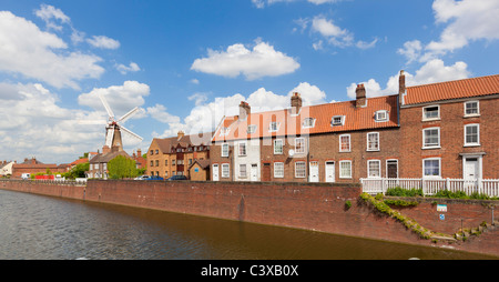 Maud Foster Windmühle neben der Maud Foster Drain Skirbeck Boston LIncolnshire England GB UK EU Europa Stockfoto