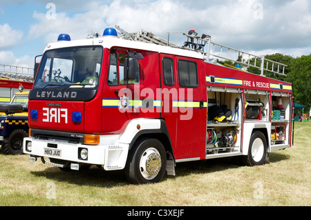 Britische Feuerwehrauto aus der 1990 auf dem Display an einem Steam fair. Stockfoto