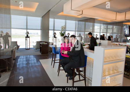 Die Gulf Air first und Business Class-Abflug-Lounge am Flughafen Heathrow. Stockfoto