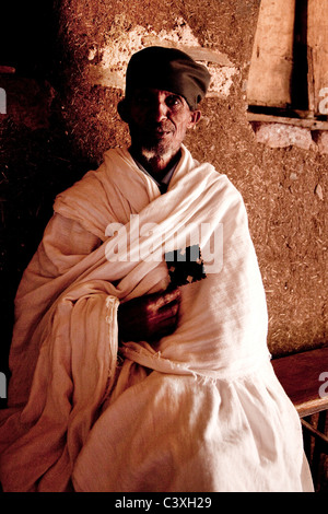 Mann am Debre Birhan Selassie Kirche, Gondar, Äthiopien, Afrika Stockfoto