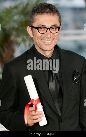 NURI BILGE CEYLAN Gewinner PHOTOCALL PALAIS DES FESTIVALS CANNES Frankreich 22. Mai 2011 Stockfoto