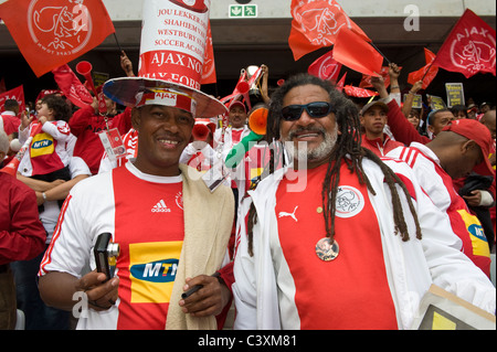 Fans von Ajax Cape Town Football Club in Cape Town Stadion, Kapstadt, Westkap, Südafrika Stockfoto