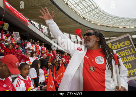 Fans von Ajax Cape Town Football Club in Cape Town Stadion, Kapstadt, Westkap, Südafrika Stockfoto
