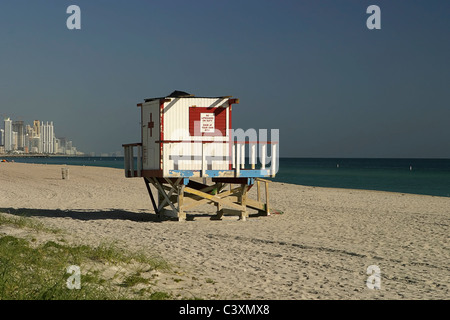 Leere Rettungsschwimmer Shack Stockfoto