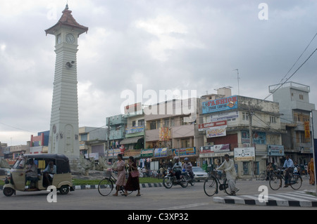 Der Uhrturm im Zentrum der Stadt Batticaloa, Sri Lanka Stockfoto