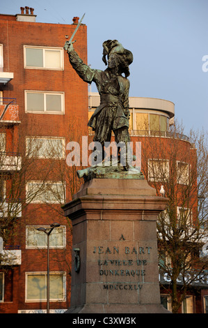 Dunkerque, Nord, Nord-Pas-de-Calais, Frankreich. Jean Bart Statue, französische Marine-Kommandant 1651-1702 Stockfoto