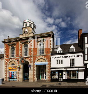 Dickinson und Morris ' Ye Olde Shoppe Pork Pie "und Corn Exchange, Melton Mowbray, Leicestershire, England, Vereinigtes Königreich Stockfoto