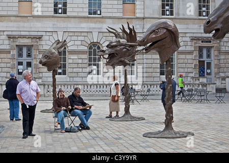 London, Somerset House Ai Weiweis Circle of Animals Installation Mai 2011 Stockfoto