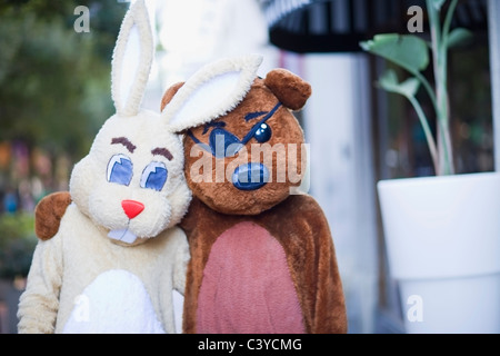 Hase und Bär in der Liebe Stockfoto