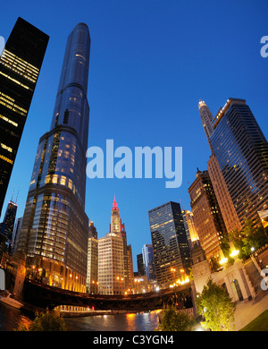 Trump International, Hotel, Tower, Chicago, Illinois, USA, USA, Amerika, Gebäude, Abend, Abenddämmerung, skyline Stockfoto