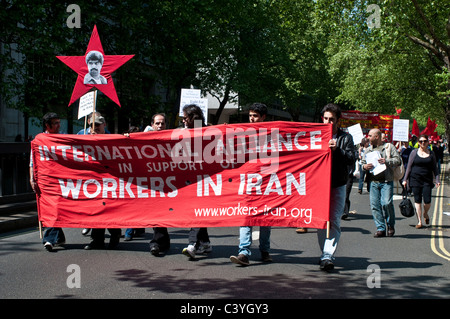 May Day Parade, iranische Demonstranten marschierten hinunter Kingsway, London, UK, 2011 Stockfoto