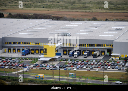 Gesamtansicht von der Online-Händler Amazon-Logistikzentrum in Swansea, Südwales Stockfoto