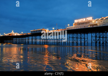 Pier von Brighton, Sussex, England, uk, Reisen, Europa, Raum, Küste, Strand, Pier, Victorian, Nacht, Dämmerung, Stockfoto