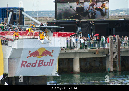 Red Bull 100. Flugtag Dun Laoghaire Hafen - Co Dublin auf den 22.05.2011 stattfand Stockfoto