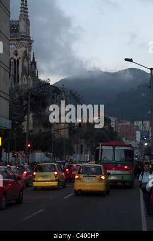 Bogota Kolumbien Verkehr in Barrio Chapinero Stockfoto